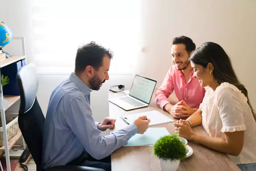 Benefits of Working With Independent Insurance Agent